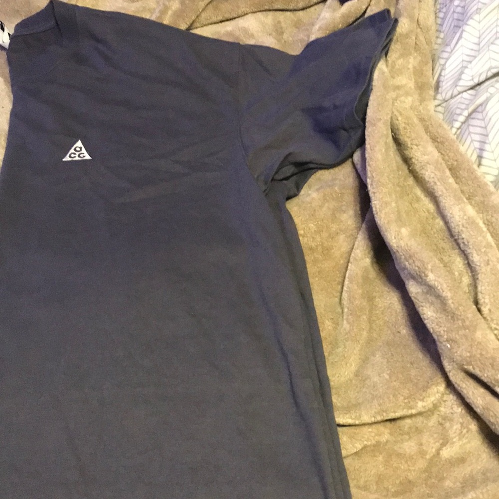 Nike ACG (lavender /grey) T-Shirt - Picture 5 of 6